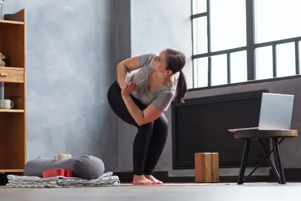 صندلی چرخشی، حرکت یوگا برای لاغری