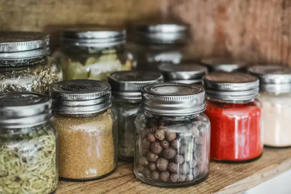بهترین انواع ادویه برای لاغری شکم و پهلو