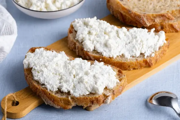 نحوه مصرف پنیر کاتیج برای لاغری