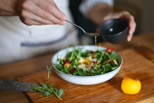 طریقه مصرف سرکه انگور برای لاغری و جایگزین سس